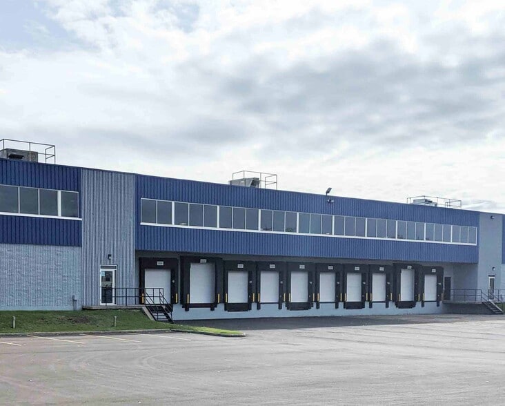 More Photos Of 11307-11329 166 A St NW, Edmonton Distribution For Lease