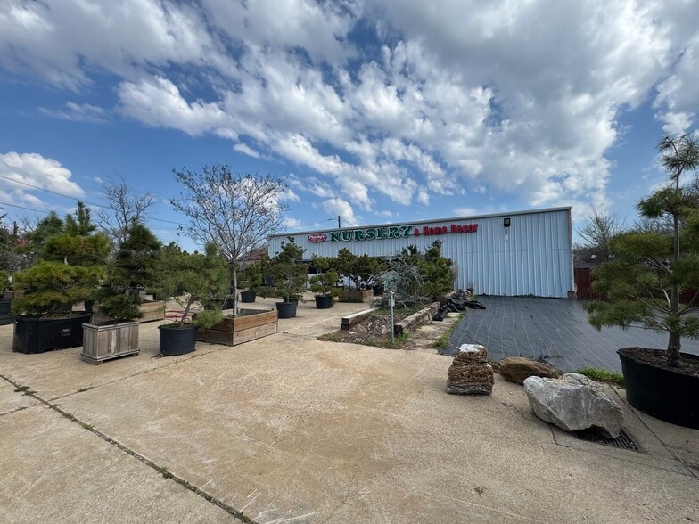 More Photos Of 4022 Broadway Blvd, Garland General Retail For Sale