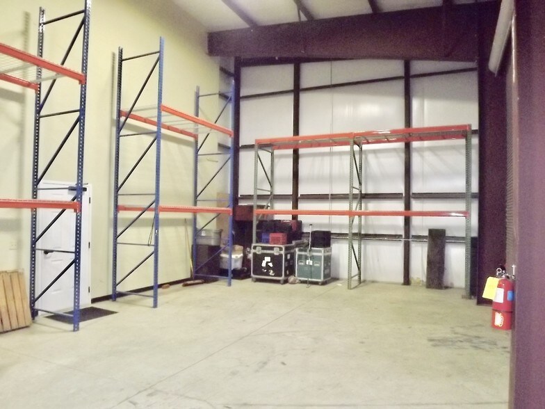 More Photos Of 410 Grayson Dr, Winder Distribution For Lease