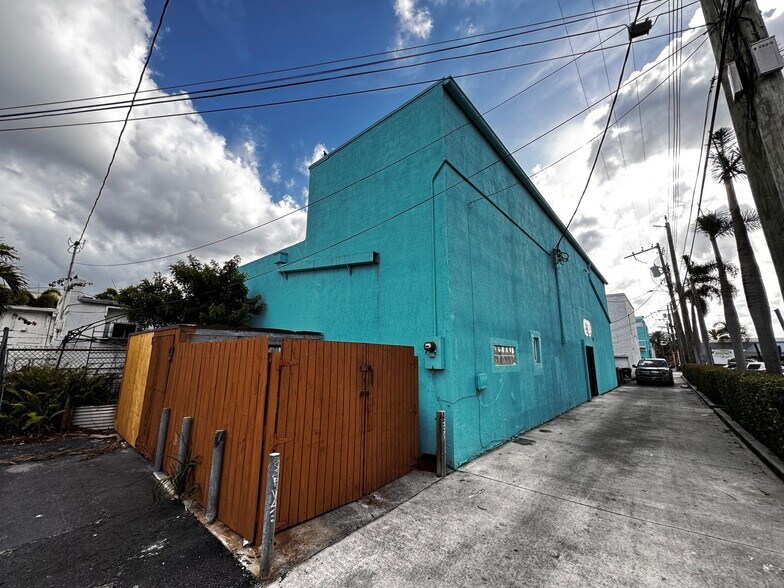 More Photos Of 716 Lake Ave, Lake Worth Storefront For Sale