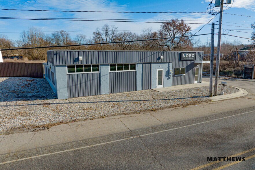 Primary Photo Of 725 Main St, Battle Creek Auto Repair For Sale