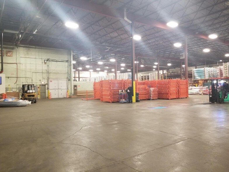 More Photos Of 1450 E Laketon Ave, Muskegon Warehouse For Lease