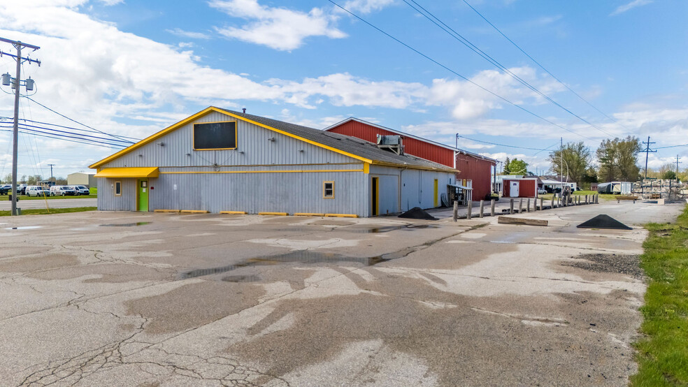 Primary Photo Of 2807 S Huron Rd, Kawkawlin Warehouse For Sale