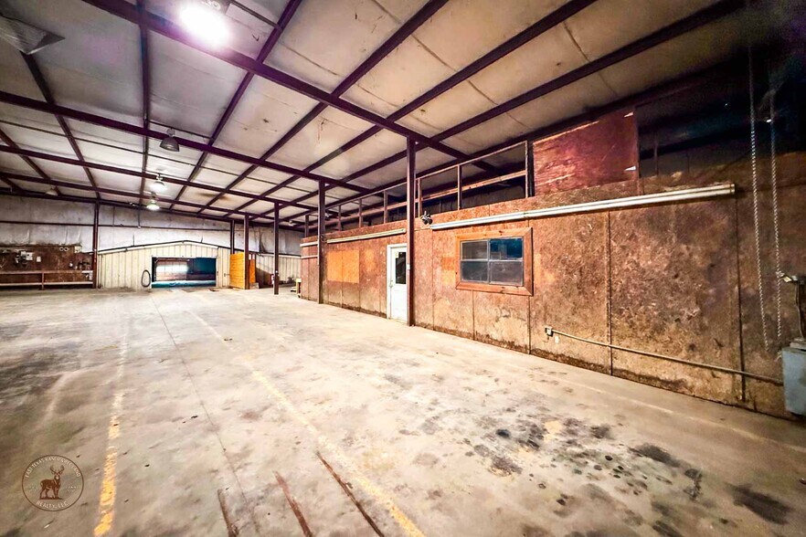 More Photos Of 682 FM 2021, Lufkin Warehouse For Sale