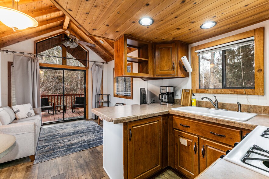 More Photos Of 5175 E Highway 35, Kamas Specialty For Sale