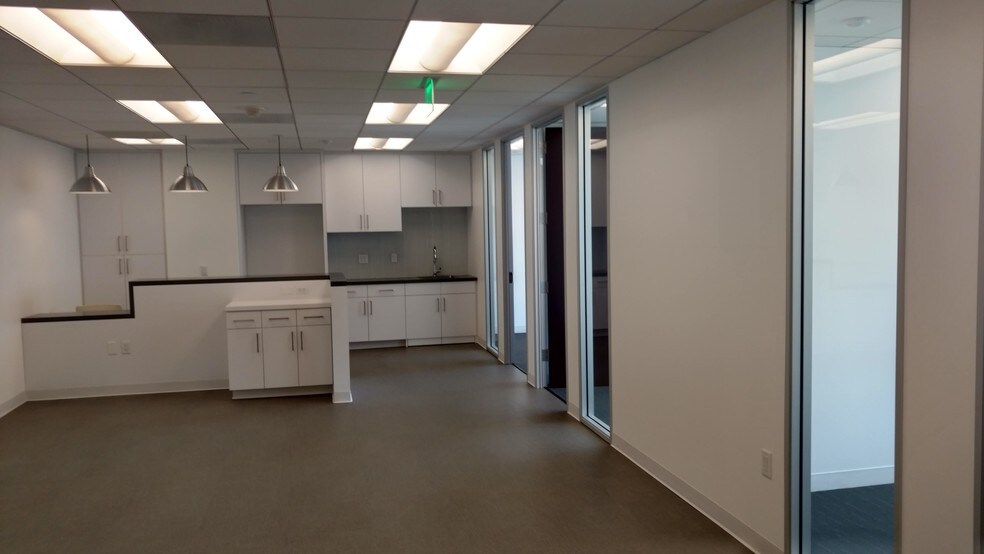 More Photos Of 500 S Main St, Orange Office For Lease