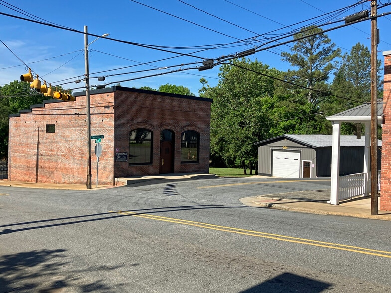 More Photos Of 157 N Main St, Bostic Office For Sale