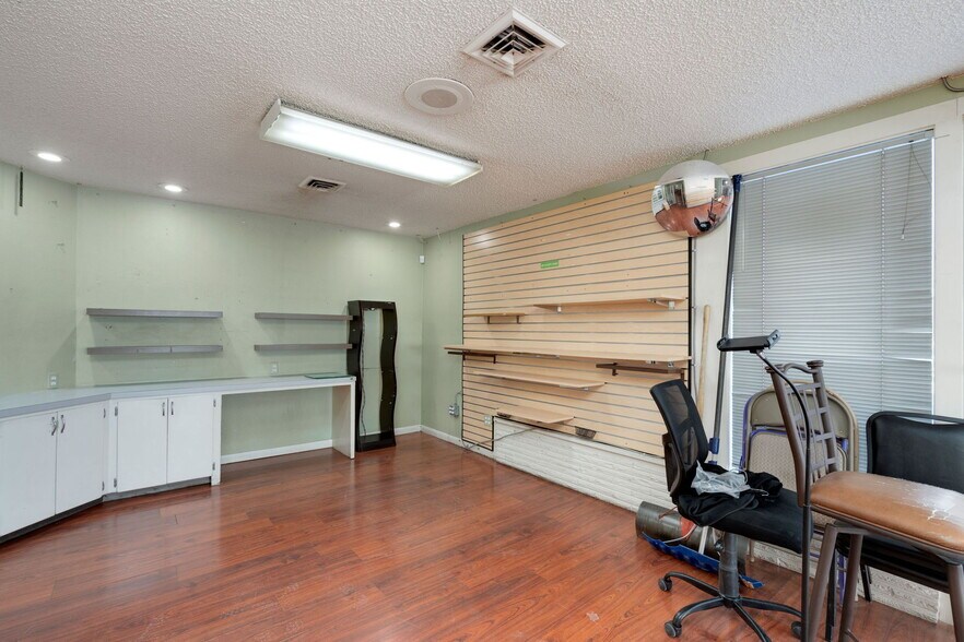 More Photos Of 2515 7th Ave, Garden City Warehouse For Sale