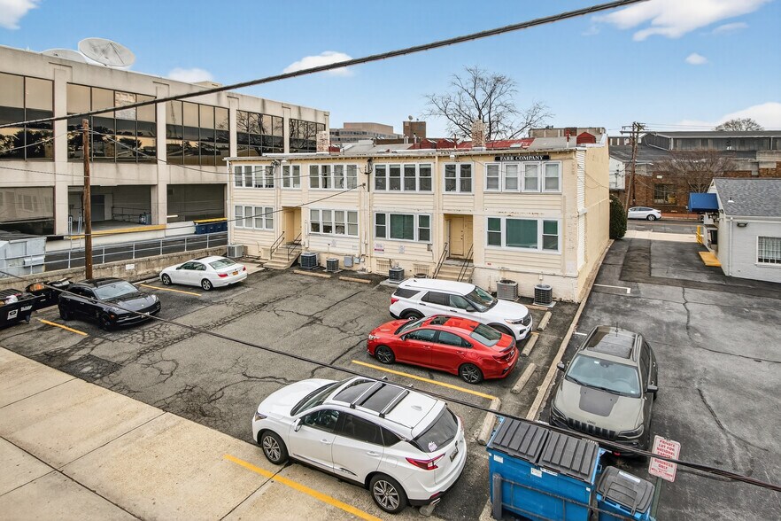 More Photos Of 5232-5236 44th St NW, Washington Office For Sale