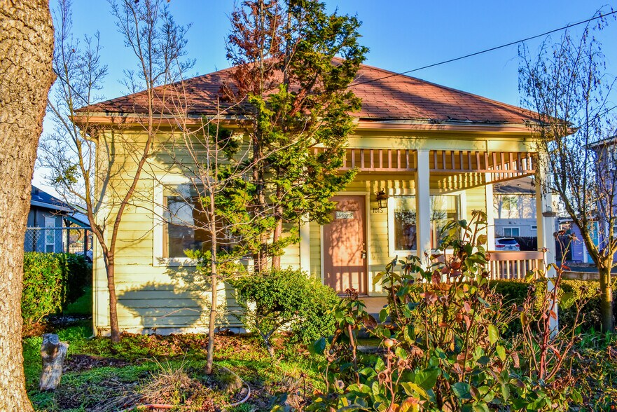 More Photos Of 1016 Court St, Medford Medical For Sale