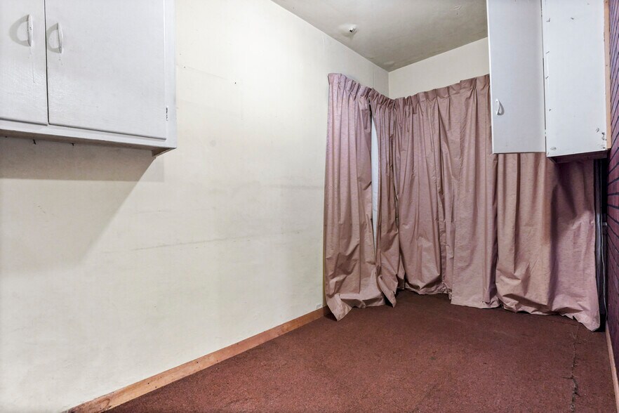 More Photos Of 1108 E 84th Pl, Los Angeles Religious Facility For Sale