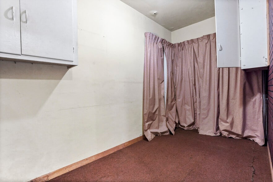 More Photos Of 1108 E 84th Pl, Los Angeles Religious Facility For Sale