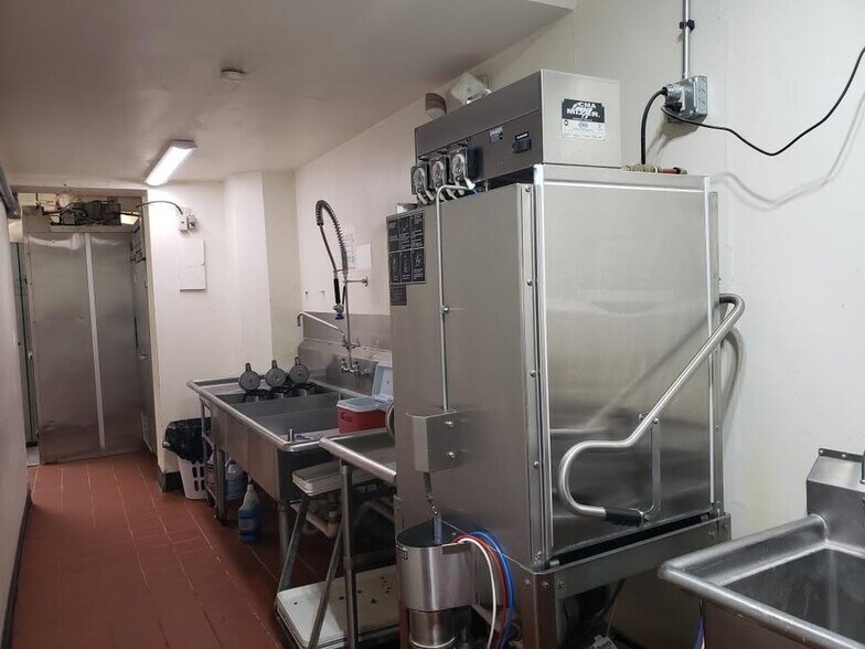 More Photos Of 114 N Elm St, Cresco Storefront Retail Residential For Sale