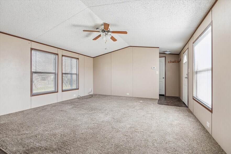 More Photos Of 3733 Rest Home Rd, Pearland Flex For Sale