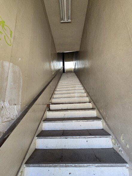 More Photos Of 726 Bank St NE, Decatur Storefront Retail Office For Lease