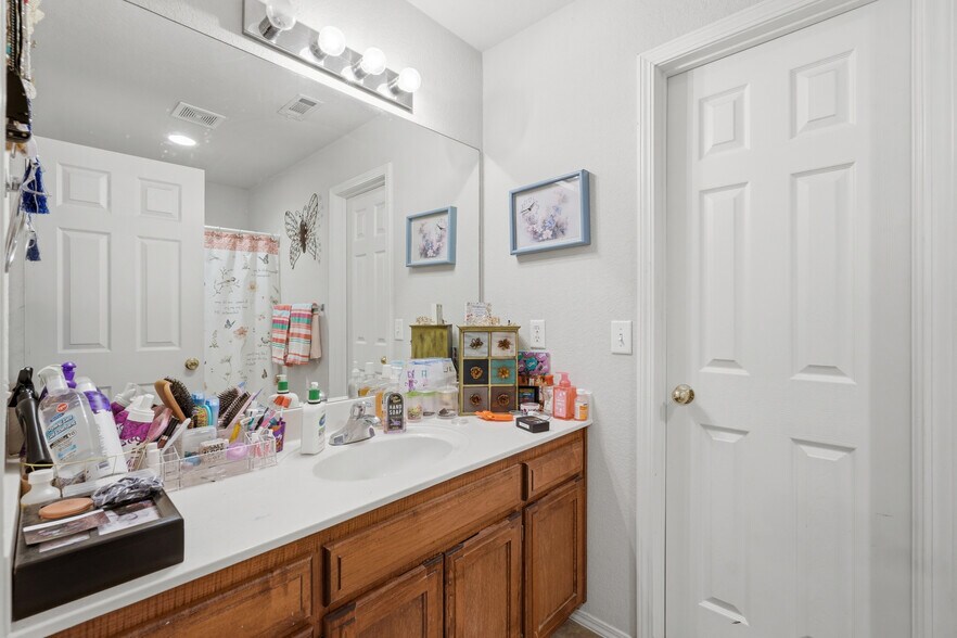 More Photos Of 3403 SW Deerfield Blvd, Bentonville Multifamily For Sale