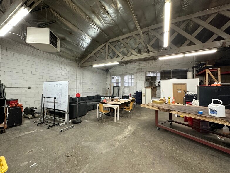 More Photos Of 1015 N Division St, Spokane Auto Repair For Lease