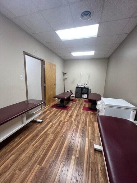 More Photos Of 600 Iron City Dr, Pittsburgh Freestanding For Lease