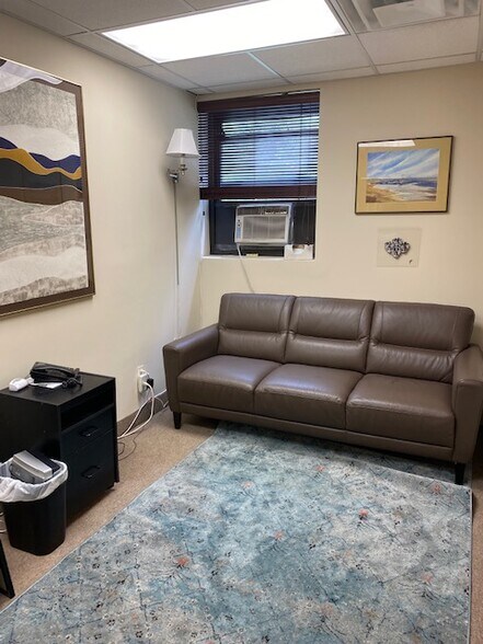 More Photos Of 1 Barstow Rd, Great Neck Apartments For Sale