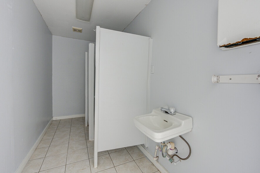 More Photos Of 3922 County Road 353, Brazoria Religious Facility For Sale