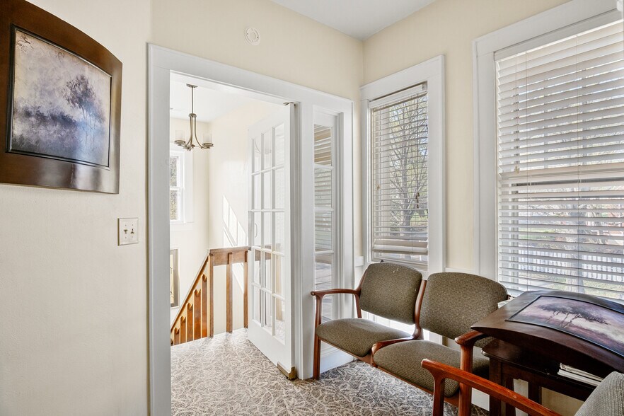 More Photos Of 614 S Main St, Blacksburg Medical For Sale