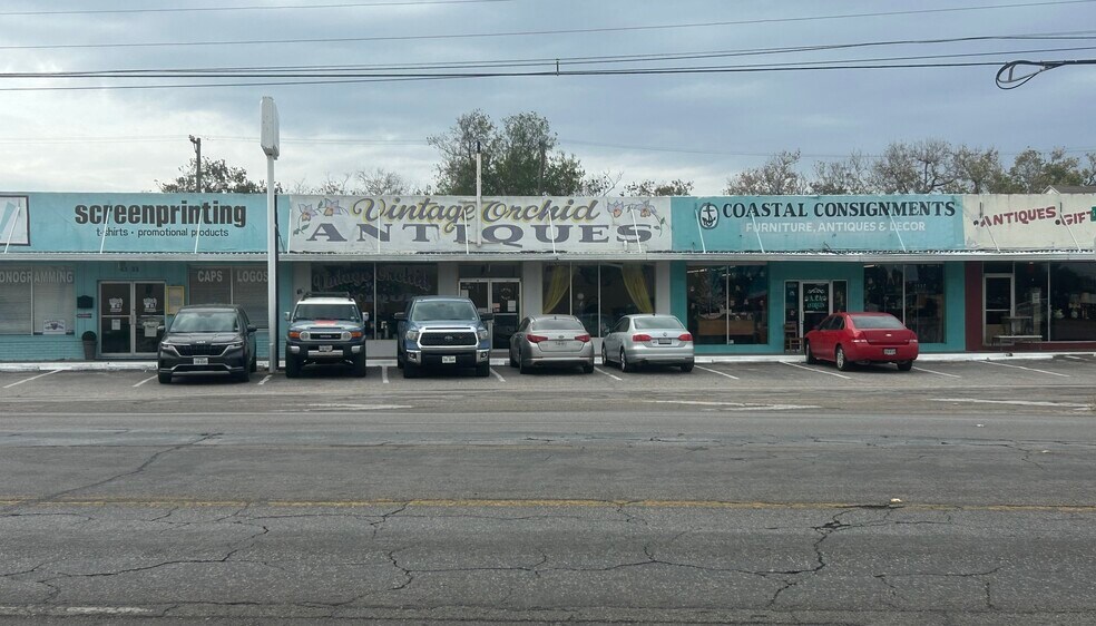 More Photos Of 4321-4343 S Alameda St, Corpus Christi General Retail For Sale