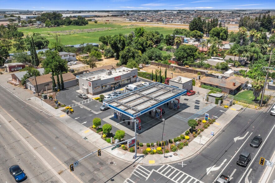 More Photos Of 2115 W Yosemite Ave, Manteca General Retail For Sale
