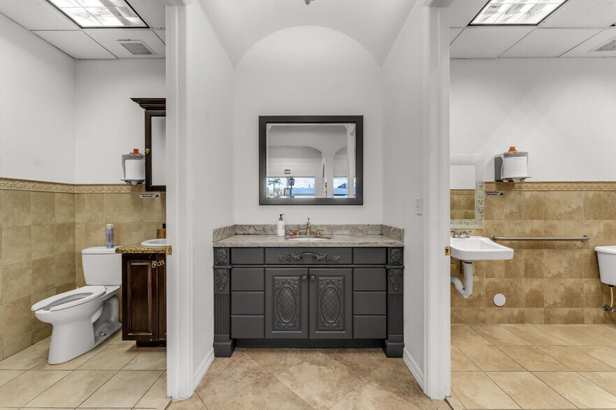 More Photos Of 7885 W 28th Ave, Hialeah Warehouse For Sale