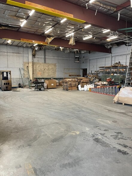 More Photos Of 931 Zerega Ave, Bronx Warehouse For Lease