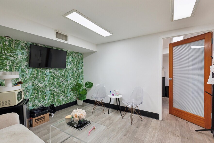 More Photos Of 119 S Easton Rd, Glenside Office For Sale