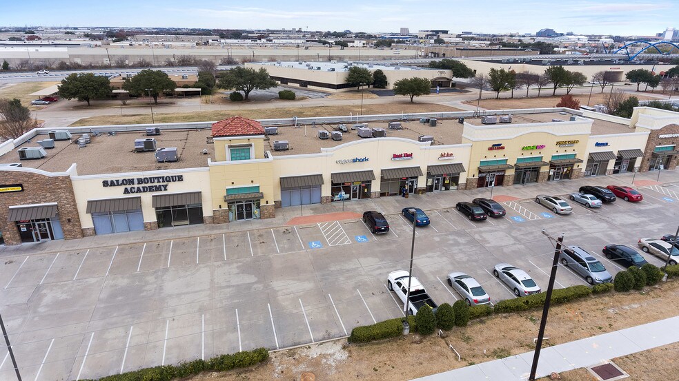 More Photos Of 4135-4145 Belt Line Rd, Addison Unknown For Lease