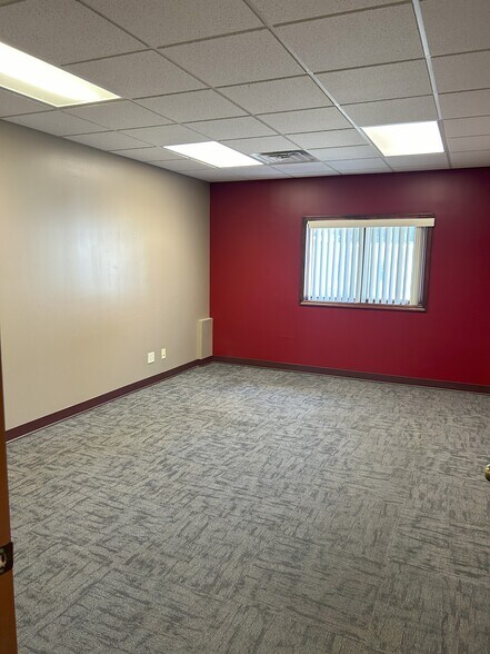 More Photos Of 1340 N Cotner Blvd, Lincoln Storefront Retail Office For Sale