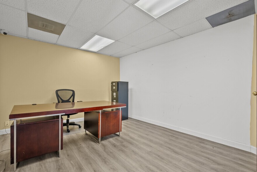 More Photos Of 13663 Prairie Ave, Hawthorne Office For Sale