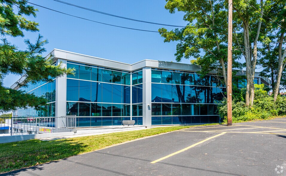 Primary Photo Of 453 Route 211 E, Middletown Medical For Lease