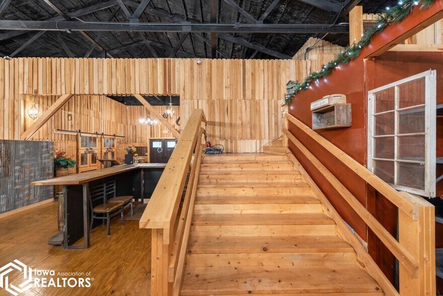 More Photos Of 110 E Union St, Unionville Restaurant For Sale