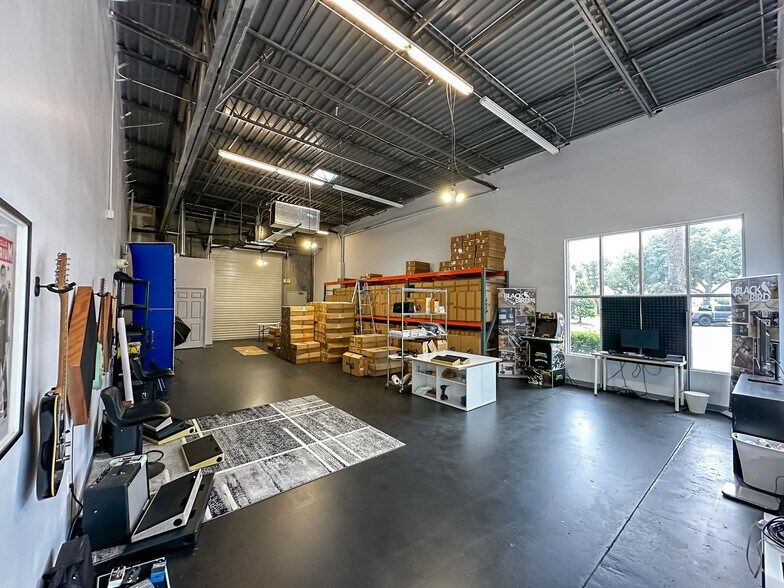 More Photos Of 2500 Drane Field Rd, Lakeland Warehouse For Lease