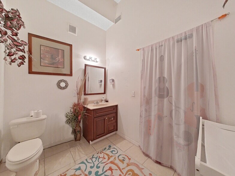 More Photos Of 4501 N 42nd St, Tampa Religious Facility For Sale