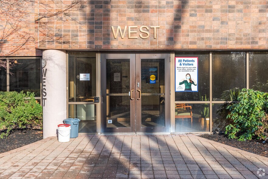 More Photos Of 100 Foden Rd, South Portland Medical For Lease