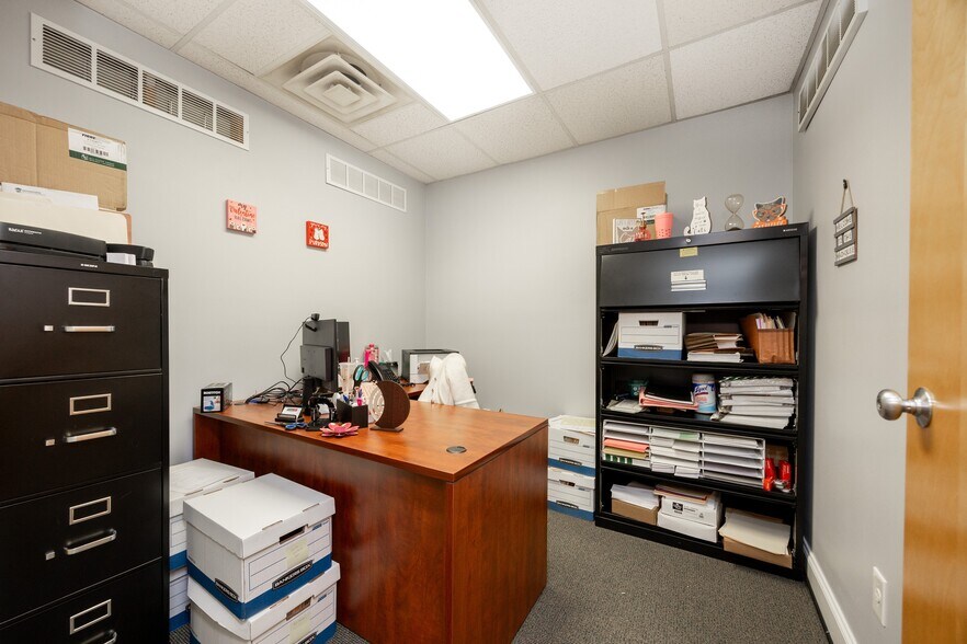 More Photos Of 1723 Swamp Pike, Gilbertsville Office For Lease