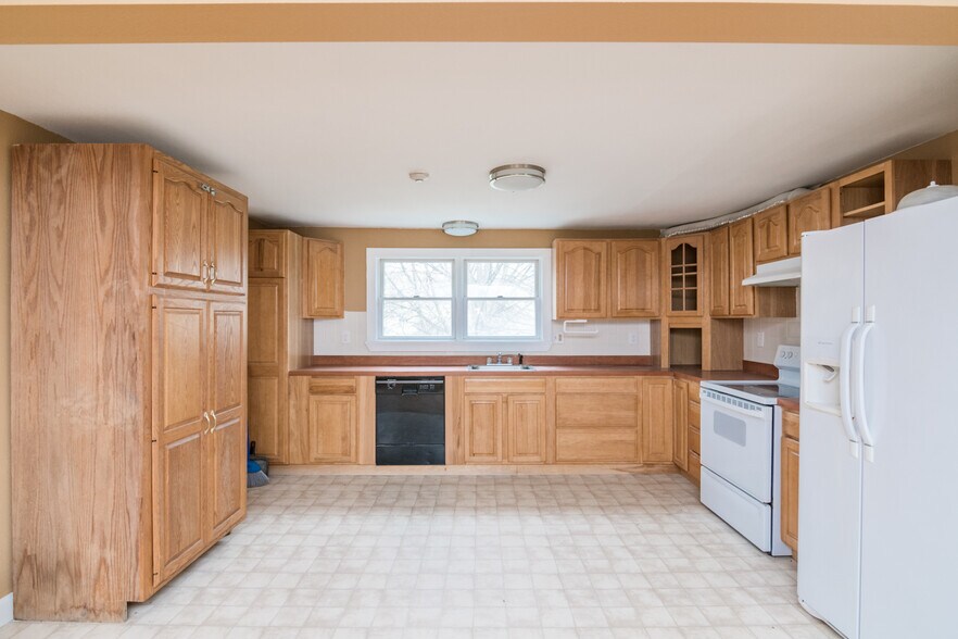 More Photos Of 154 S Mountain Rd, Northfield Schools For Sale