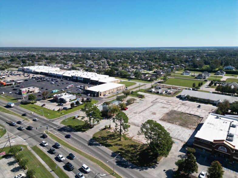 More Photos Of 203 N Canal Blvd, Thibodaux Land For Sale
