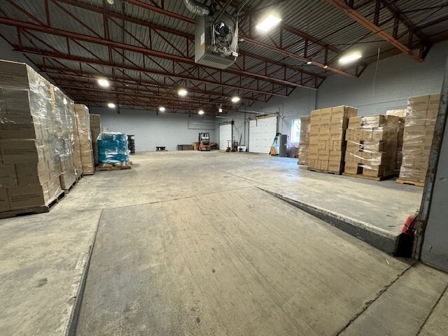 More Photos Of 110 Webb St, Hamden Warehouse For Sale