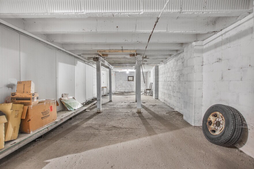 More Photos Of 311 Water St, Jordan Warehouse For Sale