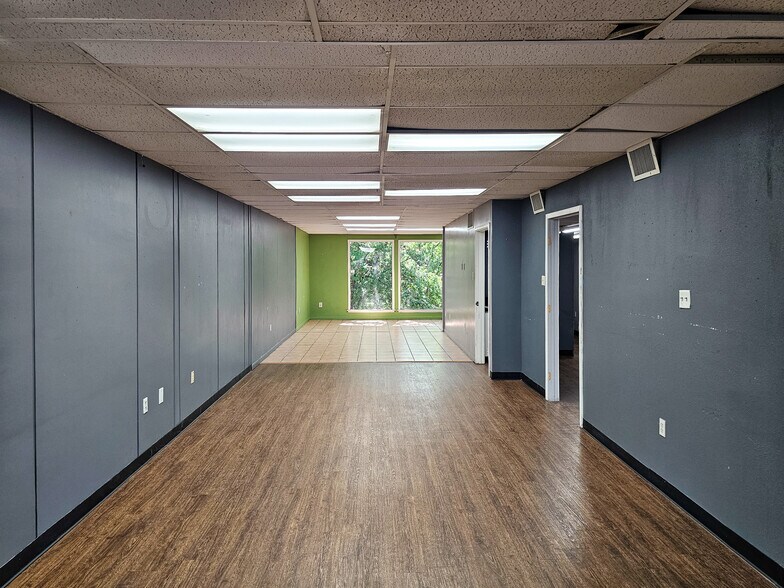 More Photos Of 115 S Leggett Dr, Abilene Office Residential For Lease