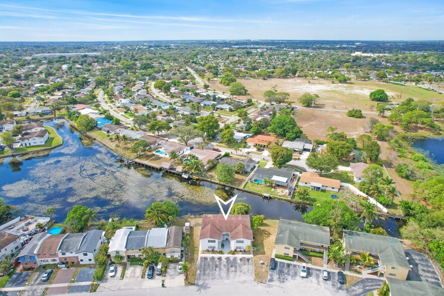 More Photos Of 461 Sunshine Dr, Coconut Creek Apartments For Sale