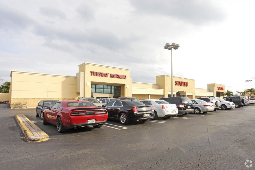More Photos Of 3700 N Federal Hwy, Lighthouse Point General Retail For Sale
