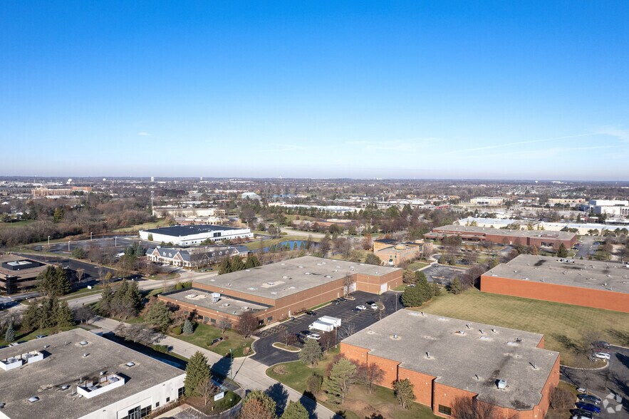 More Photos Of 950-990 Corporate Woods Pky, Vernon Hills Unknown For Lease
