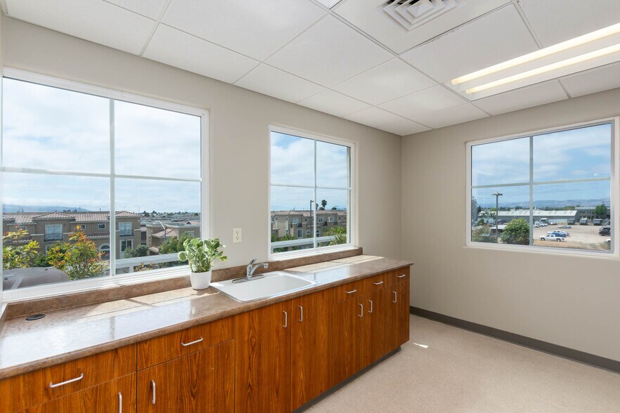 More Photos Of 2342 Professional Pky, Santa Maria Medical For Sale