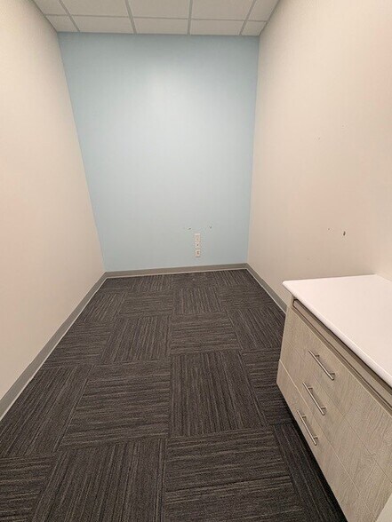 More Photos Of 1124 Merchants Way, O'Fallon Medical For Lease
