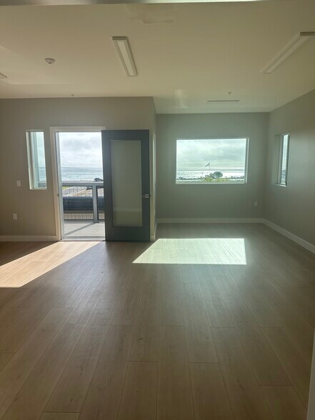 More Photos Of 516 Ave Alhambra, El Granada Office Residential For Lease